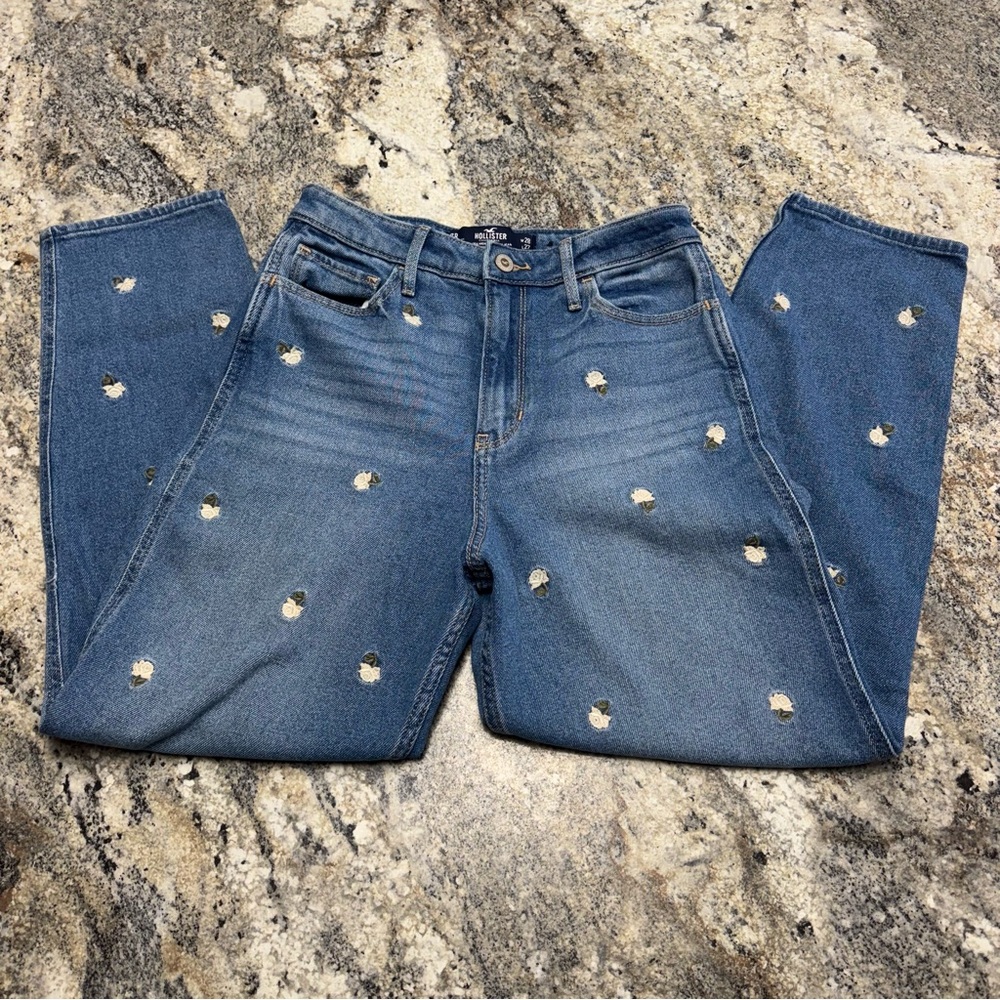 Hollister Ultra High-Rise Mom Jeans Blue Jeans Stretch Floral Embroidery Size 7R - Picture 1 of 9